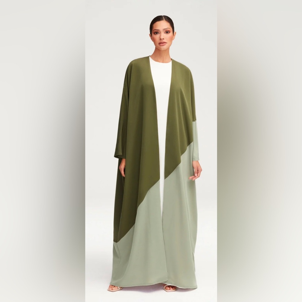 Sadiqa Open Abaya Bisht
